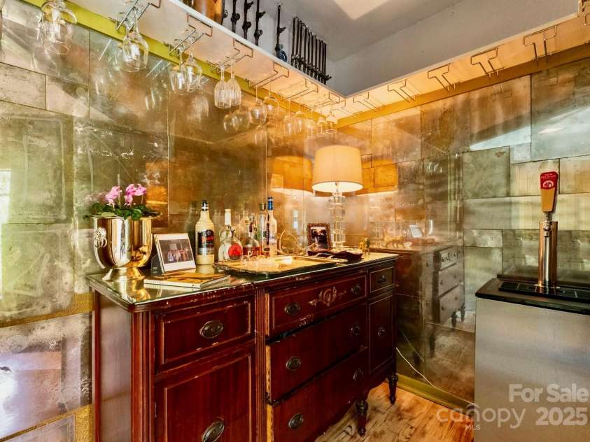 916 Park Drive, Lincolnton, NC 28092.  MLS# CAR4322896, YatesRealty ID 21264. 