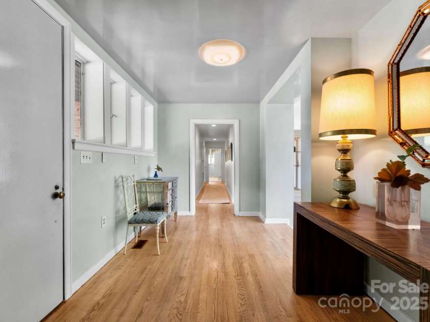 916 Park Drive, Lincolnton, NC 28092.  MLS# CAR4322896, YatesRealty ID 21264. 