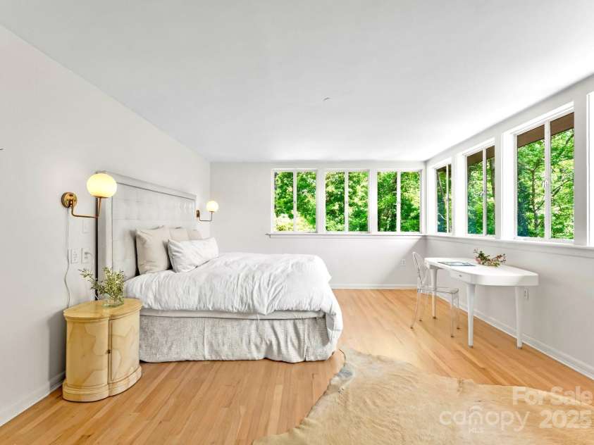 916 Park Drive, Lincolnton, NC 28092.  MLS# CAR4322896, YatesRealty ID 21264. 