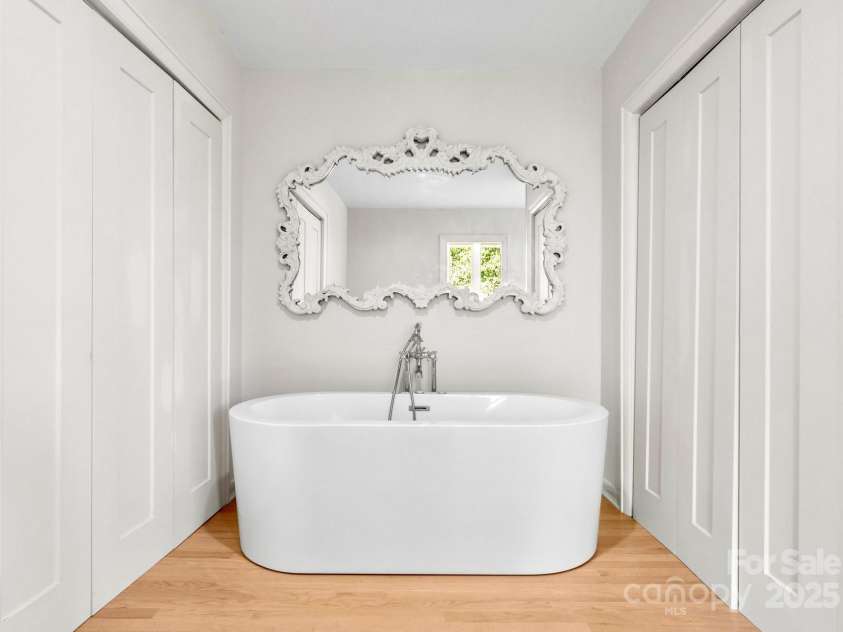 916 Park Drive, Lincolnton, NC 28092.  MLS# CAR4322896, YatesRealty ID 21264. 