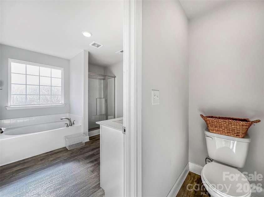 211 Macon Drive, Statesville, NC 28625.  MLS# CAR4350284, YatesRealty ID 21265. 