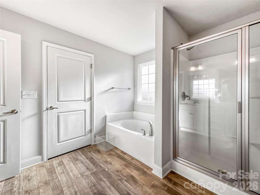 211 Macon Drive, Statesville, NC 28625.  MLS# CAR4350284, YatesRealty ID 21265. 