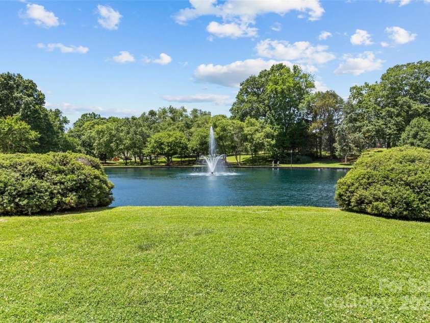 2424 Cumberland Avenue, Charlotte, NC 28203.  MLS# CAR4265366, YatesRealty ID 21267. 