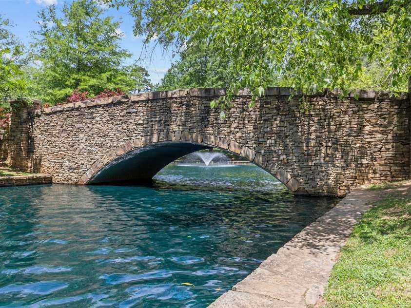 2424 Cumberland Avenue, Charlotte, NC 28203.  MLS# CAR4265366, YatesRealty ID 21267. 