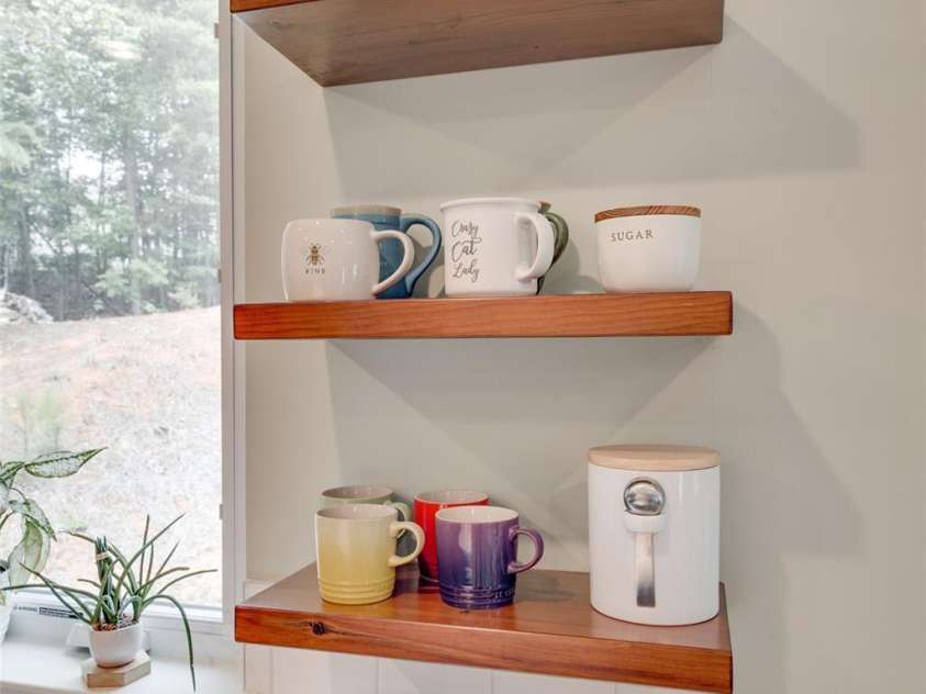 15298 Windward Lane, Lancaster, SC 29720.  MLS# CAR4214358, YatesRealty ID 21268. Custom floating shelves