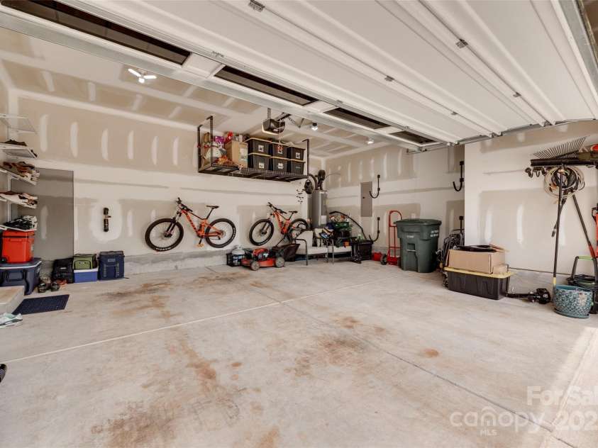 15298 Windward Lane, Lancaster, SC 29720.  MLS# CAR4214358, YatesRealty ID 21268. Garage w/ Extra storage