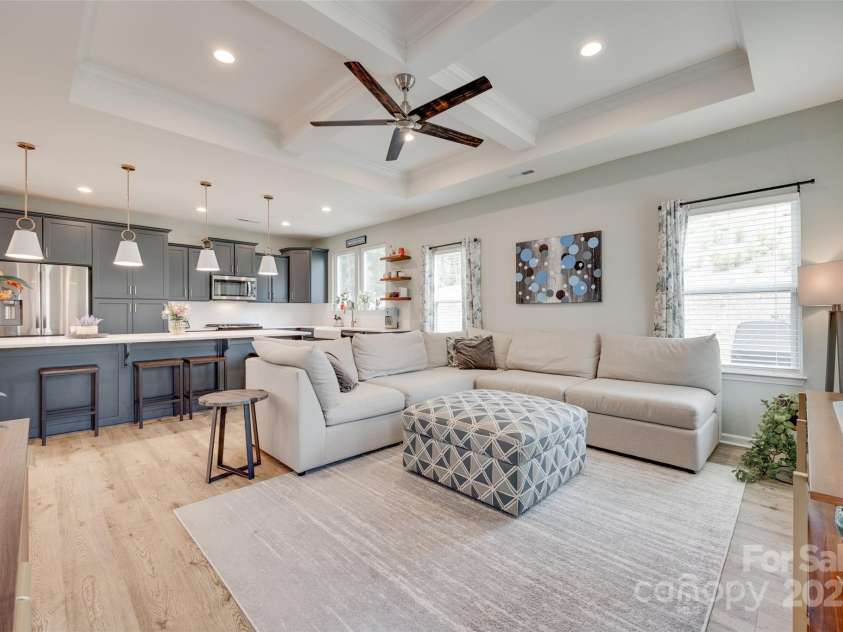 15298 Windward Lane, Lancaster, SC 29720.  MLS# CAR4214358, YatesRealty ID 21268. Great Room & Kitchen