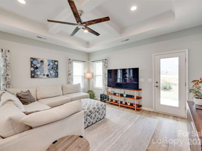 15298 Windward Lane, Lancaster, SC 29720.  MLS# CAR4214358, YatesRealty ID 21268. Great Room w/ coffered ceiling