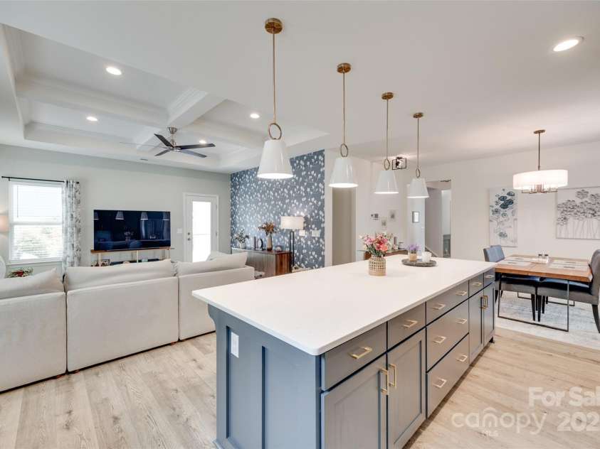 15298 Windward Lane, Lancaster, SC 29720.  MLS# CAR4214358, YatesRealty ID 21268. Kitchen open to Great Room & Dining Area