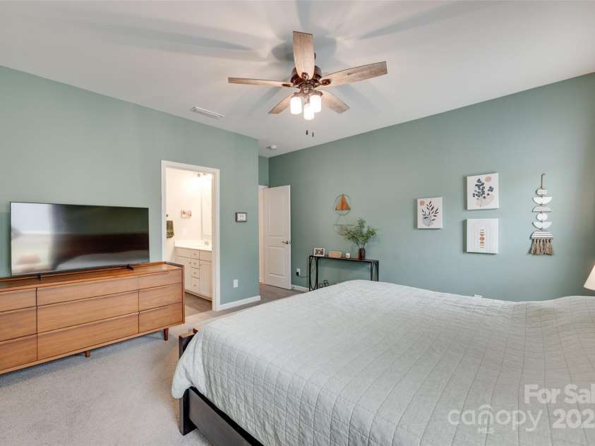 15298 Windward Lane, Lancaster, SC 29720.  MLS# CAR4214358, YatesRealty ID 21268. Primary Bedroom