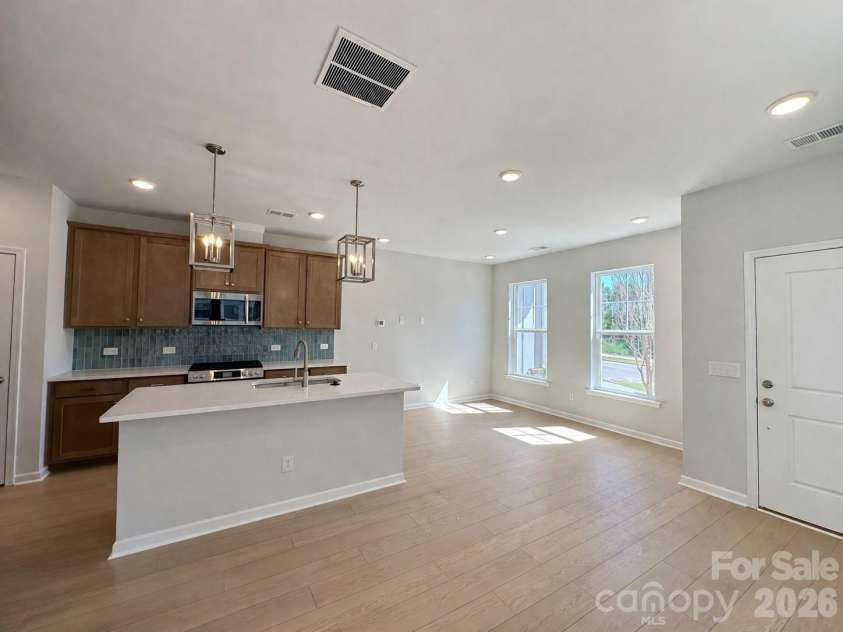585 Cape Cod Way, Rock Hill, SC 29732.  MLS# CAR4361253, YatesRealty ID 21268. Beautiful Open Floorplan