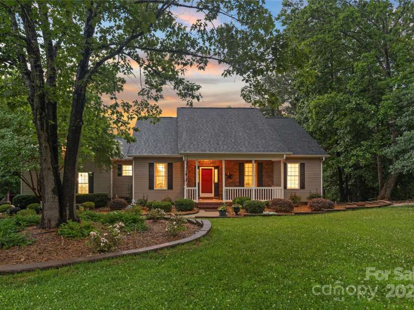 1912 Dawnhurst Lane, York, SC 29745.  MLS# CAR4269262, YatesRealty ID 21269. 
