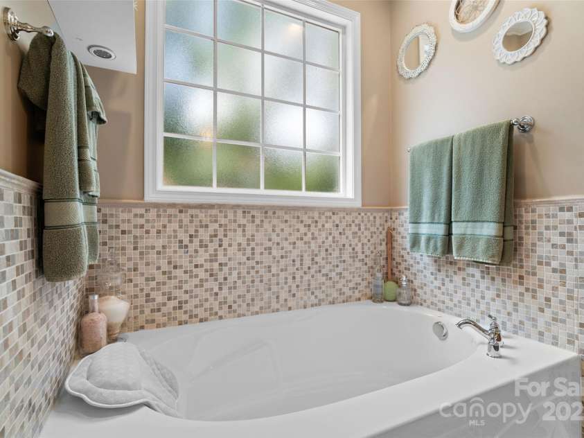 1912 Dawnhurst Lane, York, SC 29745.  MLS# CAR4269262, YatesRealty ID 21269. 