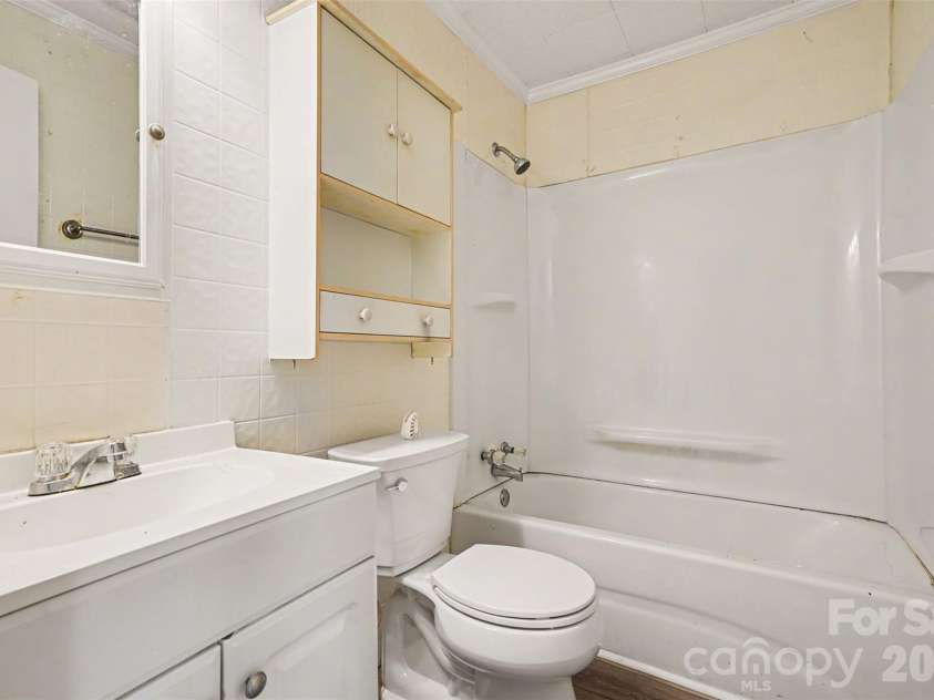 1813 Isaac Place, Shelby, NC 28152.  MLS# CAR4387203, YatesRealty ID 2127. 