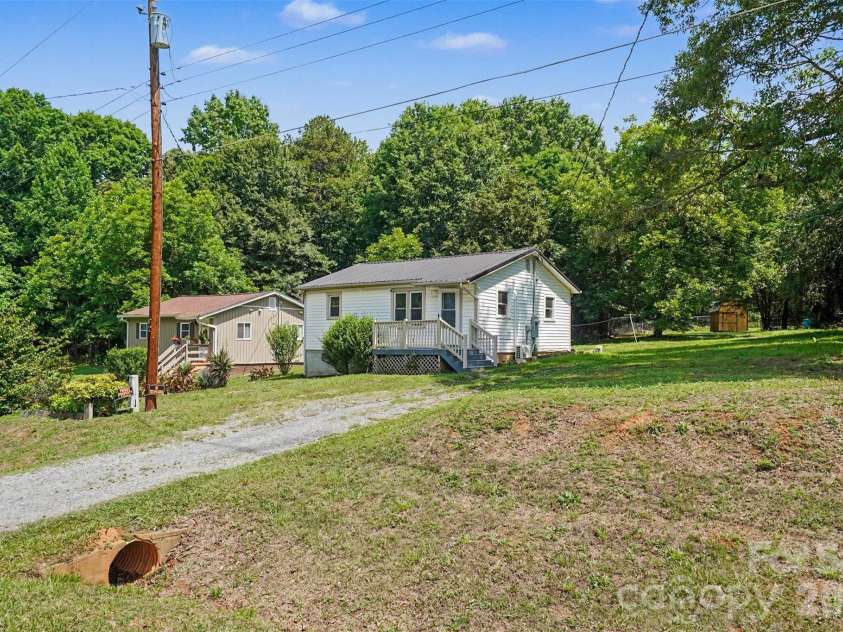 1813 Isaac Place, Shelby, NC 28152.  MLS# CAR4387203, YatesRealty ID 2127. 