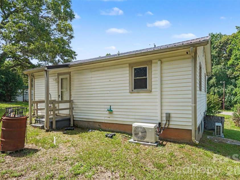 1813 Isaac Place, Shelby, NC 28152.  MLS# CAR4387203, YatesRealty ID 2127. 