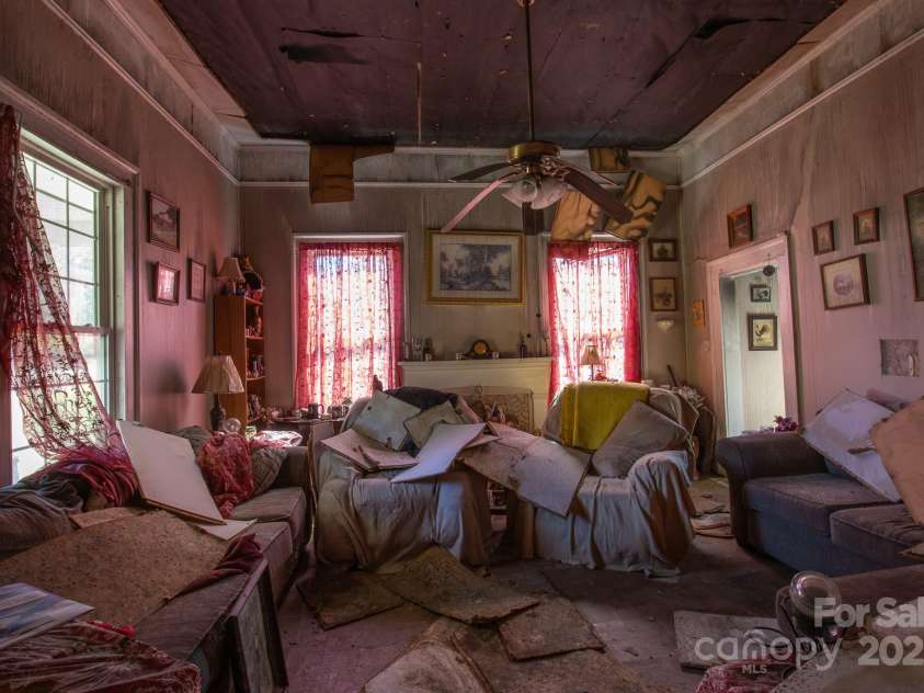 3062 Michelle Drive, Blackstock, SC 29014.  MLS# CAR4313747, YatesRealty ID 2127. 