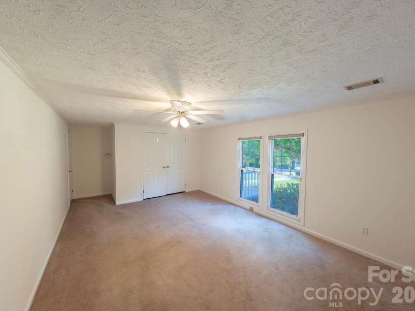 132 Serenity Circle, Hendersonville, NC 28792.  MLS# CAR4378442, YatesRealty ID 21270. PRIMARY BEDROOM