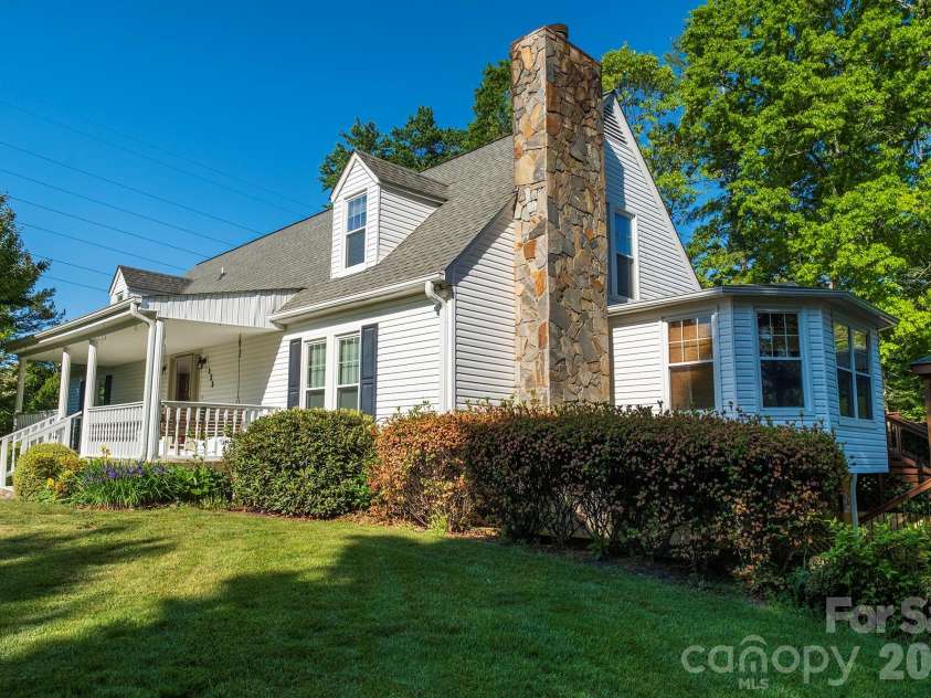 132 Serenity Circle, Hendersonville, NC 28792.  MLS# CAR4378442, YatesRealty ID 21270. SIDE VIEW