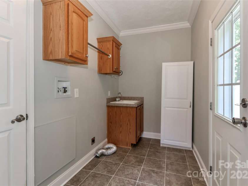 5890 Alley Road, Catawba, NC 28609.  MLS# CAR4273080, YatesRealty ID 21271. Laundry/Mud Room