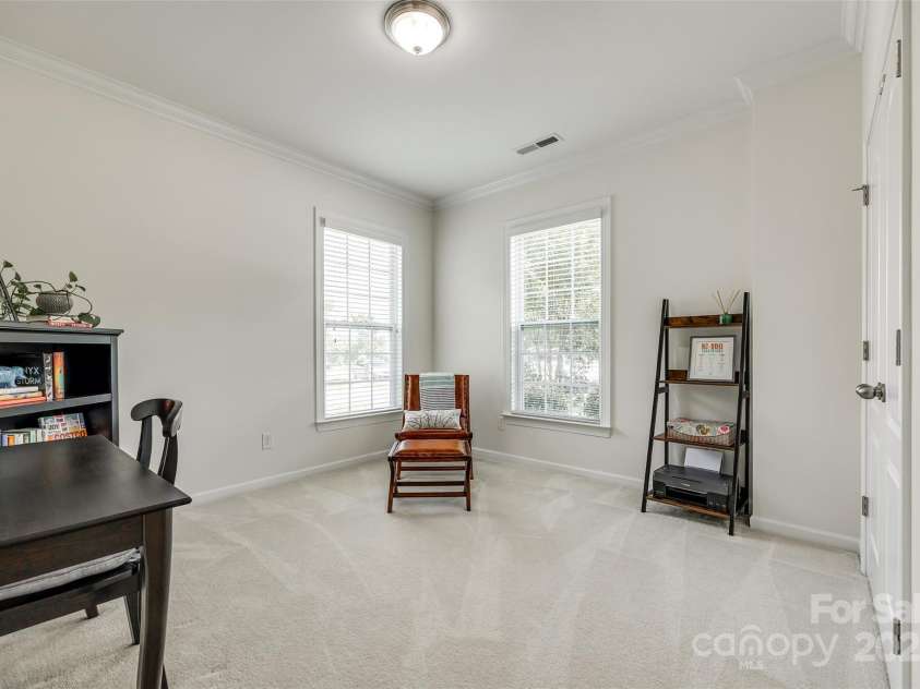 129 Hawks Creek Parkway, Fort Mill, SC 29708.  MLS# CAR4268135, YatesRealty ID 21272. 1st bedroom