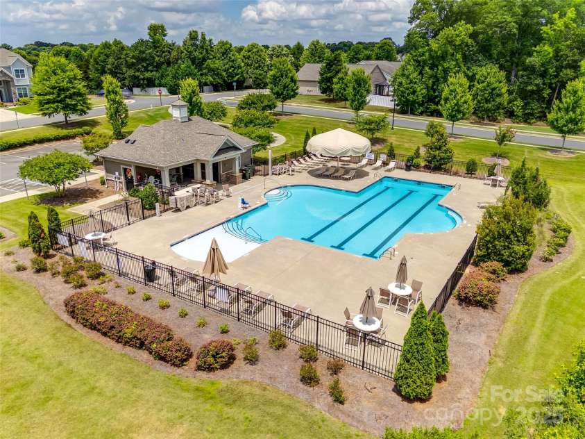 129 Hawks Creek Parkway, Fort Mill, SC 29708.  MLS# CAR4268135, YatesRealty ID 21272. 
