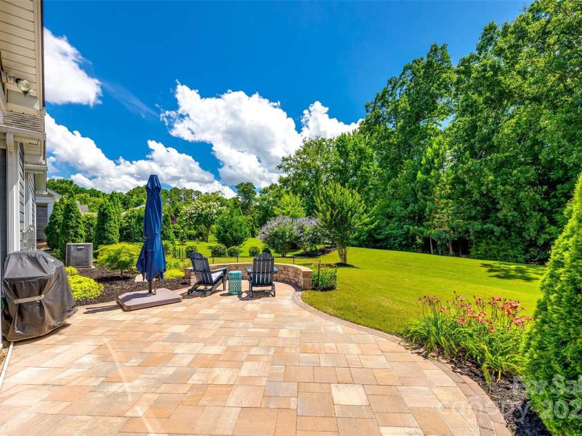 129 Hawks Creek Parkway, Fort Mill, SC 29708.  MLS# CAR4268135, YatesRealty ID 21272. Backyard
