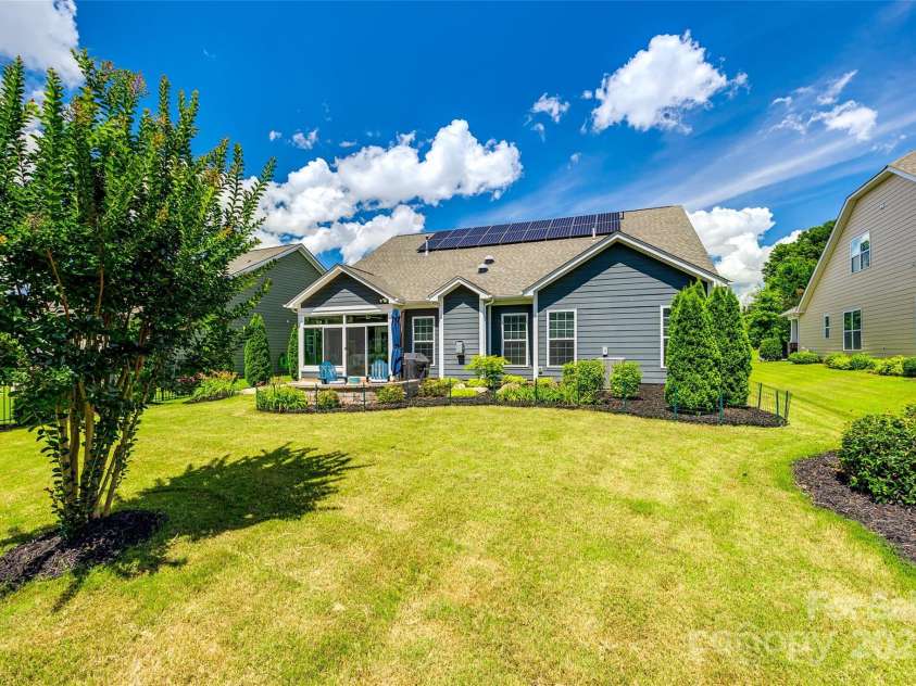 129 Hawks Creek Parkway, Fort Mill, SC 29708.  MLS# CAR4268135, YatesRealty ID 21272. Backyard