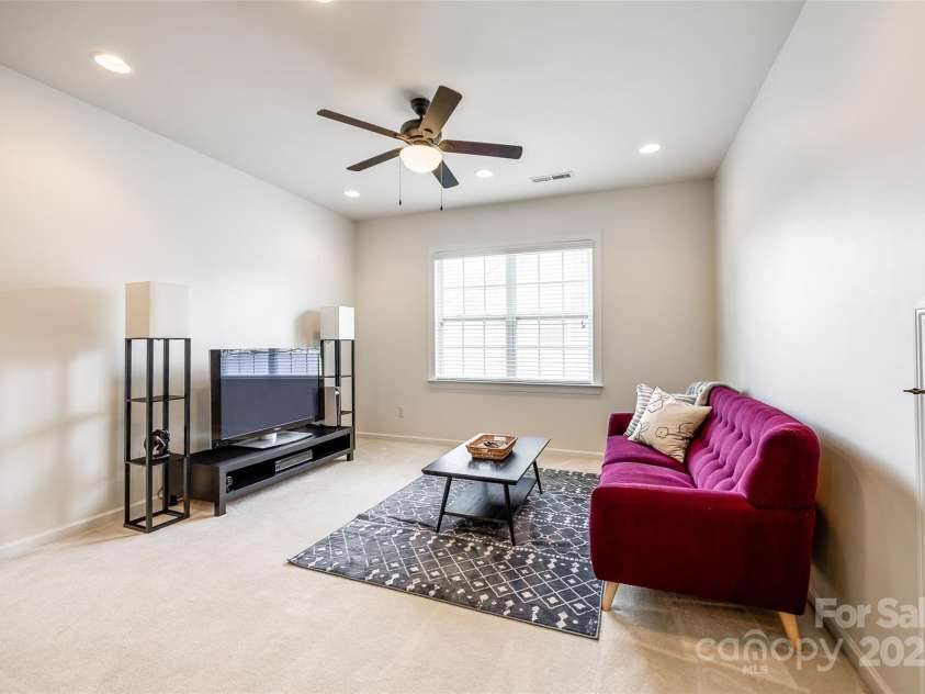 129 Hawks Creek Parkway, Fort Mill, SC 29708.  MLS# CAR4268135, YatesRealty ID 21272. Bonus room