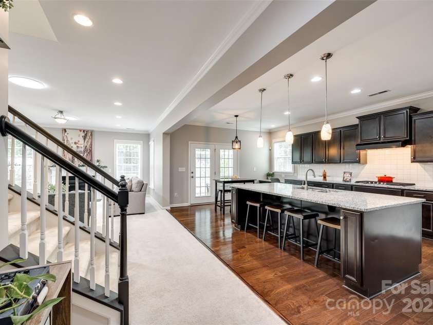 129 Hawks Creek Parkway, Fort Mill, SC 29708.  MLS# CAR4268135, YatesRealty ID 21272. Kitchen