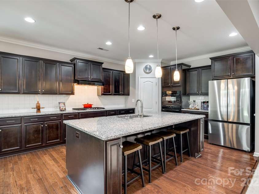129 Hawks Creek Parkway, Fort Mill, SC 29708.  MLS# CAR4268135, YatesRealty ID 21272. Kitchen