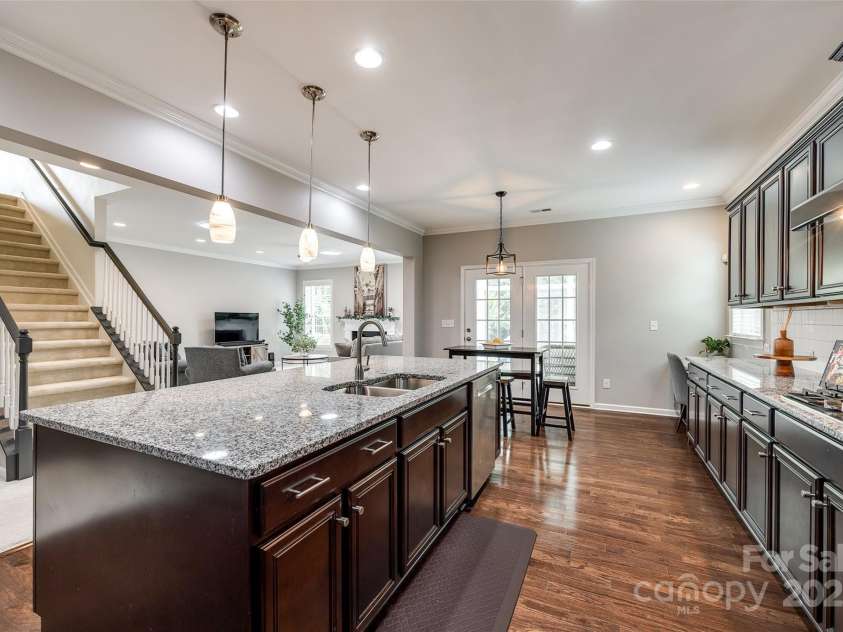 129 Hawks Creek Parkway, Fort Mill, SC 29708.  MLS# CAR4268135, YatesRealty ID 21272. Kitchen