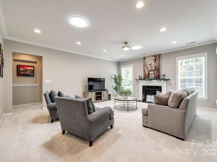 129 Hawks Creek Parkway, Fort Mill, SC 29708.  MLS# CAR4268135, YatesRealty ID 21272. Living Room
