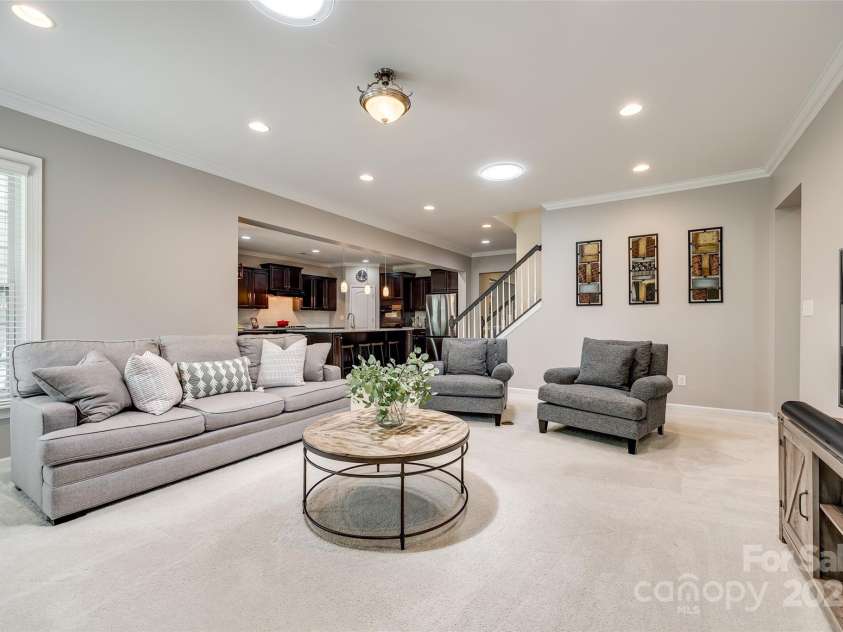 129 Hawks Creek Parkway, Fort Mill, SC 29708.  MLS# CAR4268135, YatesRealty ID 21272. Living Room