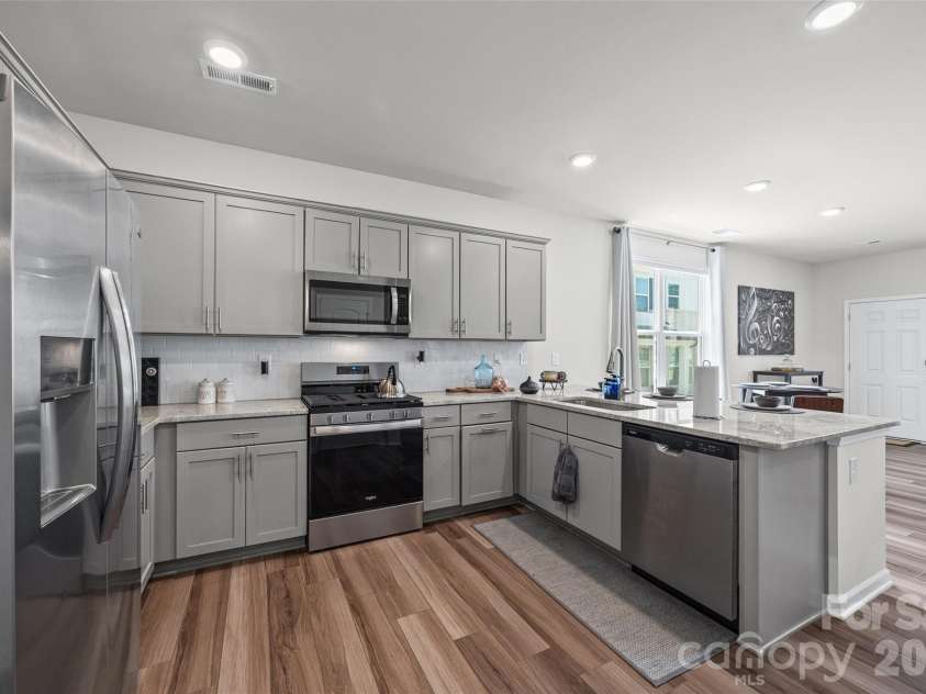1941 Plath Top Road, Rock Hill, SC 29732.  MLS# CAR4373025, YatesRealty ID 21273. Open Kitchen