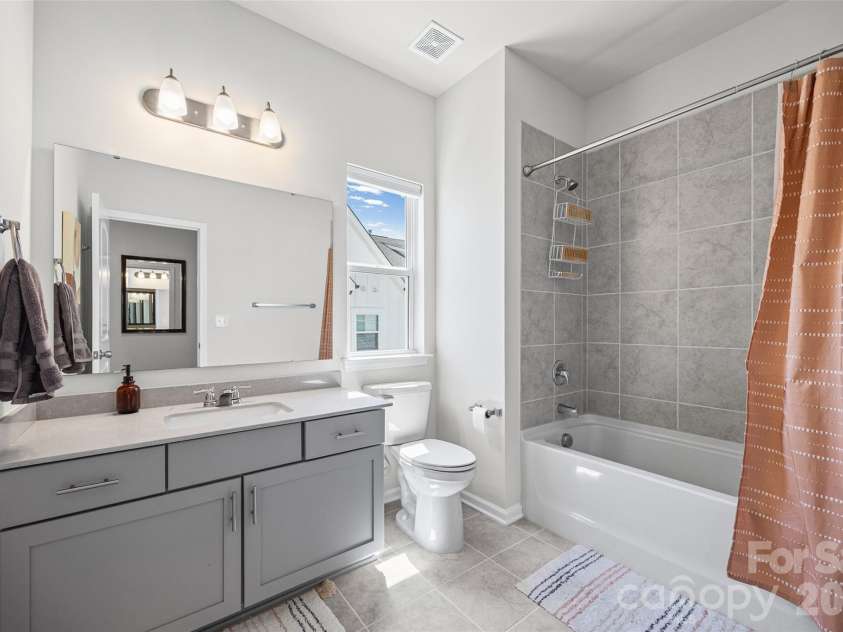 1941 Plath Top Road, Rock Hill, SC 29732.  MLS# CAR4373025, YatesRealty ID 21273. Upstairs Full-Bath