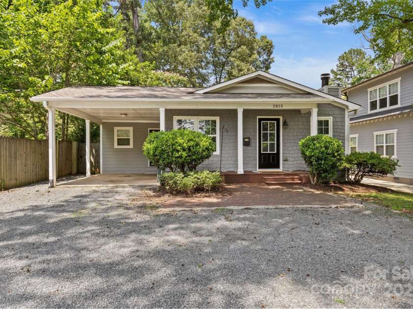 2813 Hilliard Drive, Charlotte, NC 28205.  MLS# CAR4266420, YatesRealty ID 21273. 