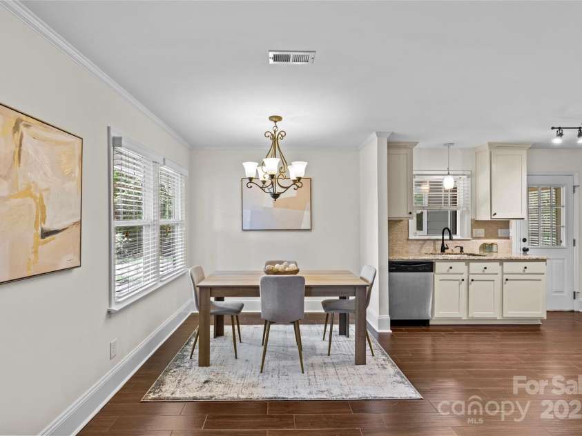 2813 Hilliard Drive, Charlotte, NC 28205.  MLS# CAR4266420, YatesRealty ID 21273. 