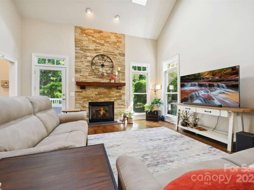 8109 Hawk Crest Court, Charlotte, NC 28270.  MLS# CAR4268028, YatesRealty ID 21274. 