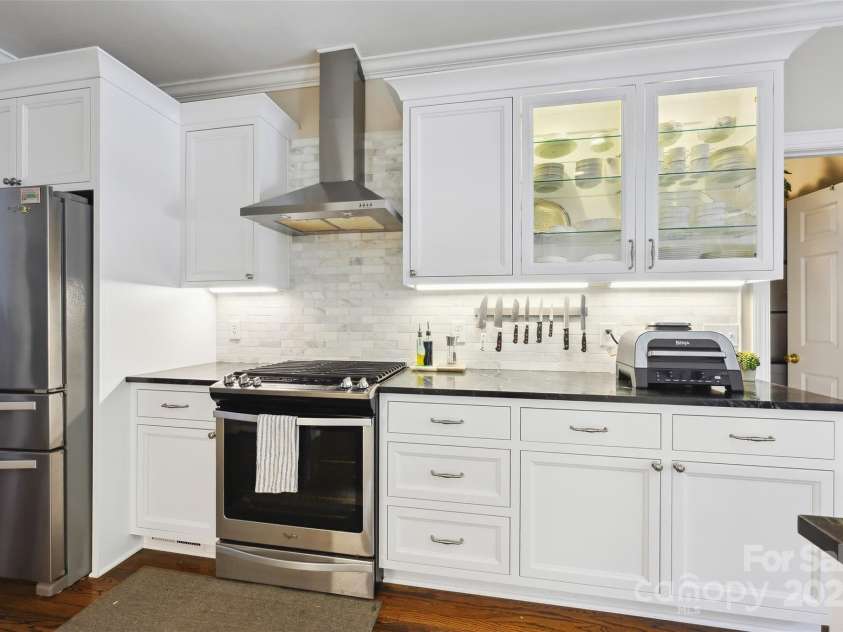 8109 Hawk Crest Court, Charlotte, NC 28270.  MLS# CAR4268028, YatesRealty ID 21274. 