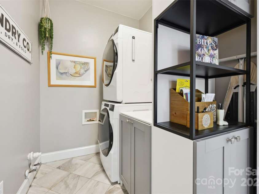 8109 Hawk Crest Court, Charlotte, NC 28270.  MLS# CAR4268028, YatesRealty ID 21274. 