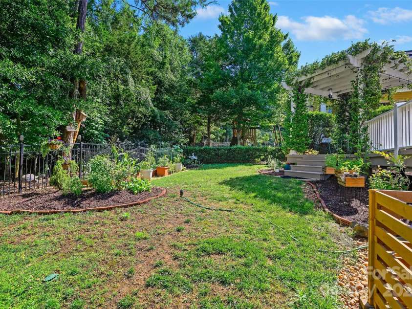 8109 Hawk Crest Court, Charlotte, NC 28270.  MLS# CAR4268028, YatesRealty ID 21274. 