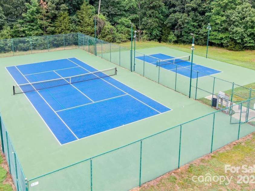 8109 Hawk Crest Court, Charlotte, NC 28270.  MLS# CAR4268028, YatesRealty ID 21274. 