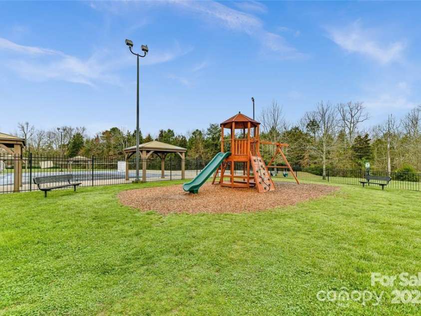 8109 Hawk Crest Court, Charlotte, NC 28270.  MLS# CAR4268028, YatesRealty ID 21274. 