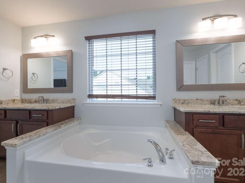 1211 Gold Rush Court, Fort Mill, SC 29708.  MLS# CAR4264284, YatesRealty ID 21275. Primary ensuite