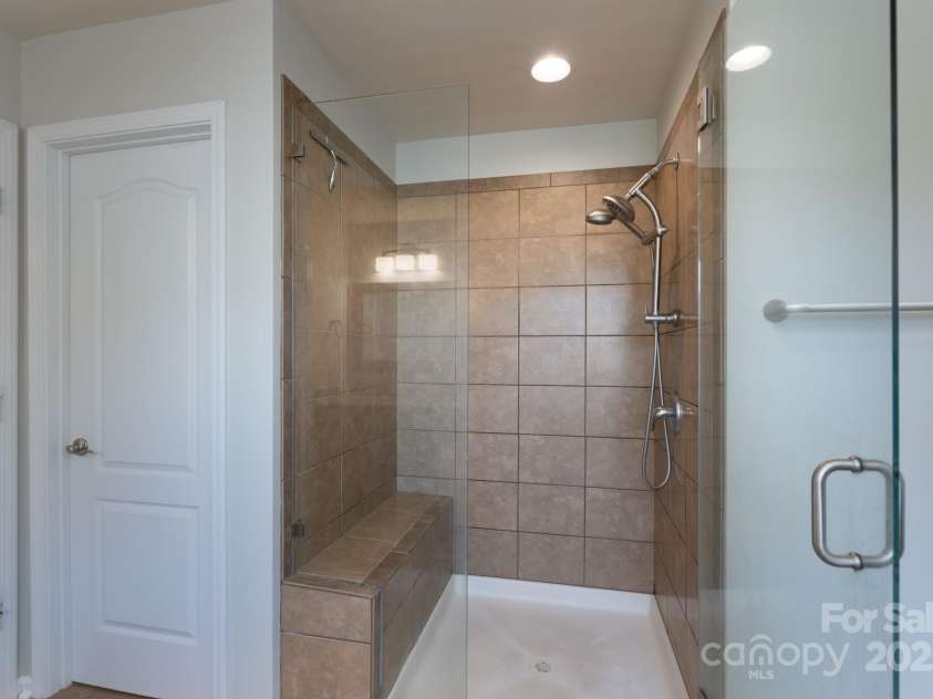 1211 Gold Rush Court, Fort Mill, SC 29708.  MLS# CAR4264284, YatesRealty ID 21275. Primary ensuite