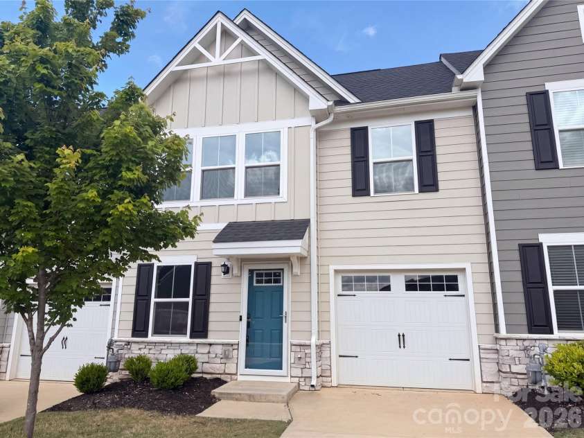 124 Kristin View Lane, Troutman, NC 28166.  MLS# CAR4380342, YatesRealty ID 21275. 