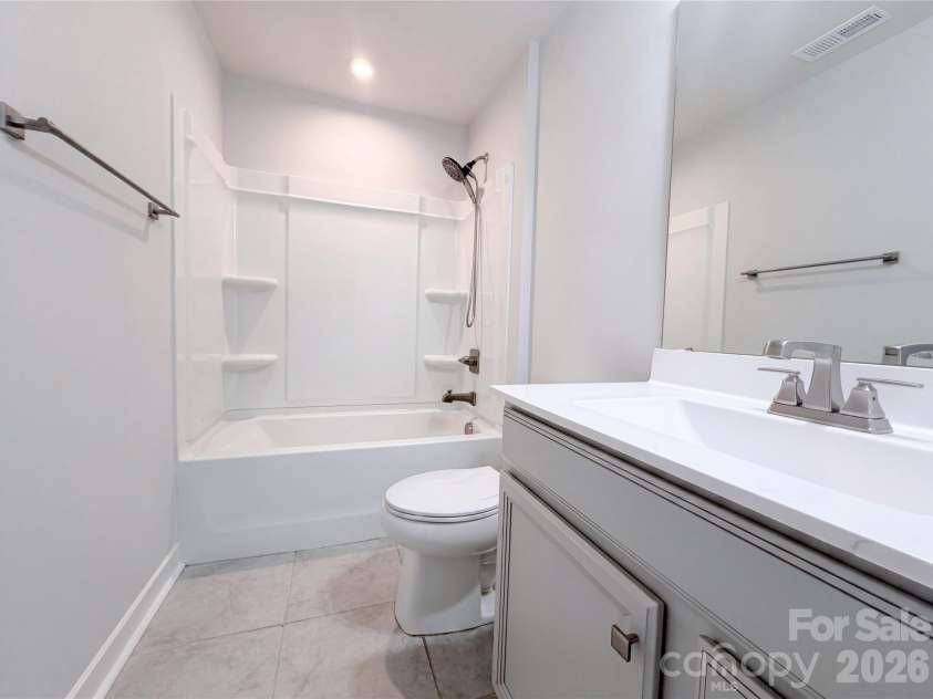 124 Kristin View Lane, Troutman, NC 28166.  MLS# CAR4380342, YatesRealty ID 21275. 