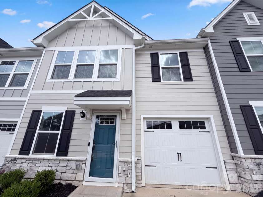 124 Kristin View Lane, Troutman, NC 28166.  MLS# CAR4380342, YatesRealty ID 21275. 