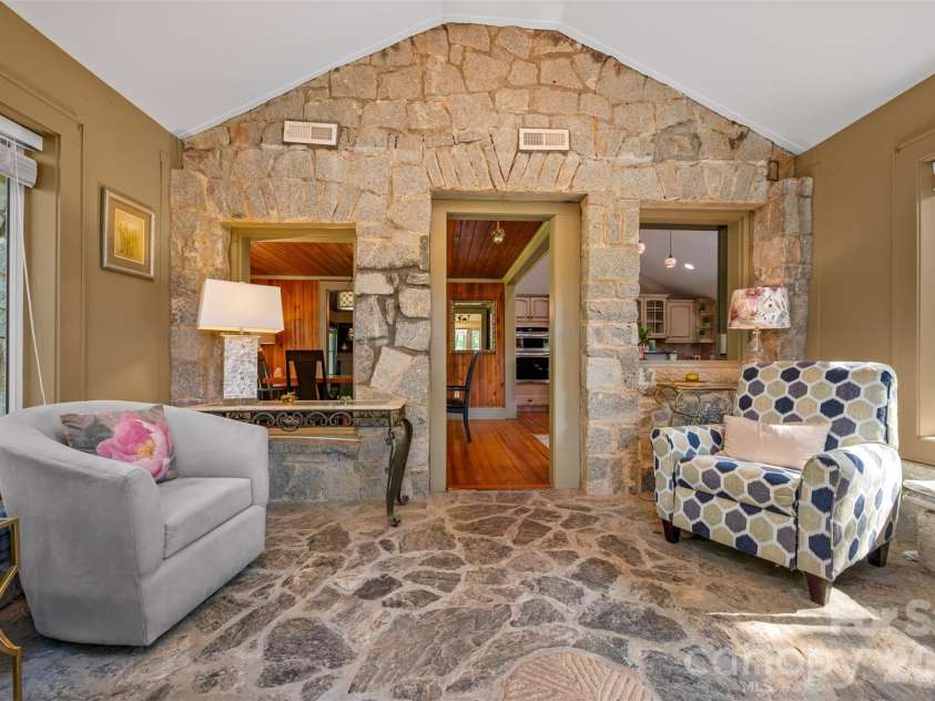 183-185 Rubin Thorne Road, Campobello, SC 29322.  MLS# CAR4366697, YatesRealty ID 21276. 